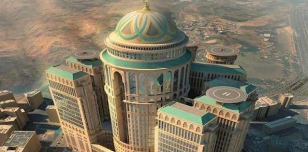 بناء أكبر فندق بالعالم في مكة المكرمة