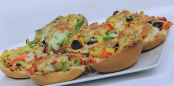 بالفيديو: بيتزا بخبز الكيزر