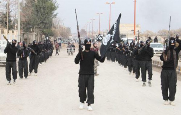 صحيفة: فتيات بريطانيات في سن السادسة يرغبن في الزواج من مقاتلي داعش.. والشرطة تستدعى آبائهن