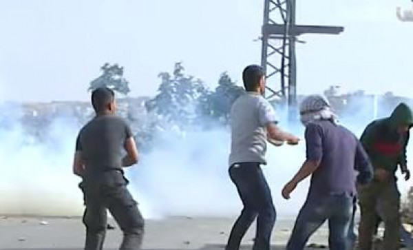 بالفيديو ..انفجار " كوع حديدي" بين مجموعة من الجنود الاسرائيليين يوقع إصابة في صفوفهم