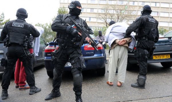 اتهام 6 مشتبه بهم في الهجوم على موكب أمير سعودي بباريس