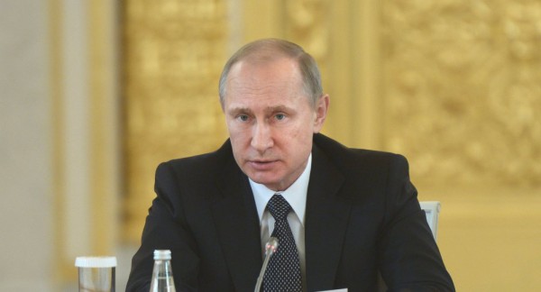 بوتين يوقع قانونا حول المنظمات الأجنبية "غير المرغوب بها" في روسيا