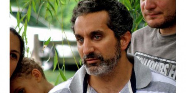 باسم يوسف يطالب وسائل الإعلام بالابتعاد عن جنازة والده