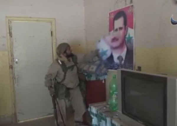 فيديو: دخول داعش إلى مدنية تدمر، و ردود أفعال السكان على دخوله