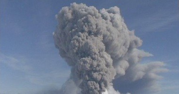 ثورة بركان جزيرة جالاباجوس بالإكوادور للمرة الأولى منذ 33 عاما