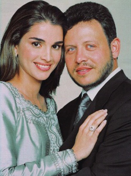 صور: لأول مرة ملك الأردن يكشف كيف تعرف على الملكة رانيا وطلبه الزواج منها