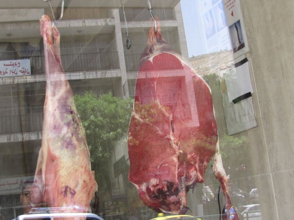 أبو لبن يكشف لـ"دنيا الوطن" خطة وزارة الزراعة لخفض اسعار اللحوم في الضفة الغربية