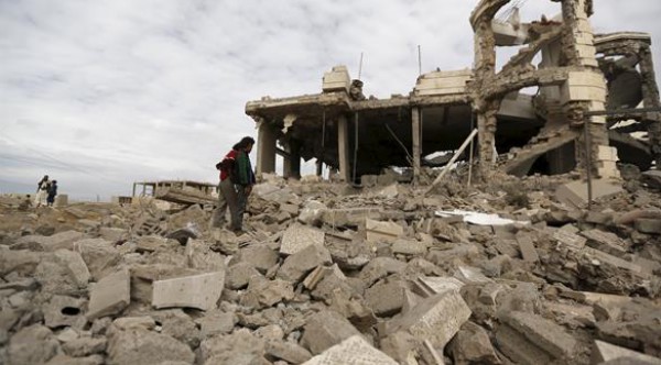 اليمن: طيران التحالف يستهدف مبنى القوات الجوية شمال العاصمة