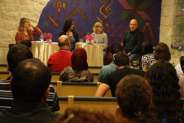 مجموعة ديار تعقد حلقة نقاش حول "الاعلام والتواصل الاجتماعي"