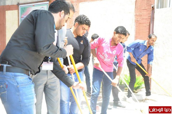 جامعة فلسطين تنظم يوماً تطوعياً لتنظيف الجامعة