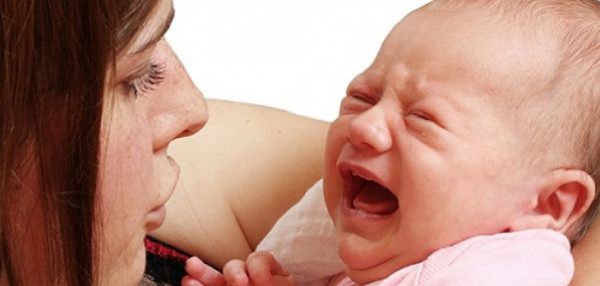 كيف أسيطر على غضبي عند بكاء رضيعي؟