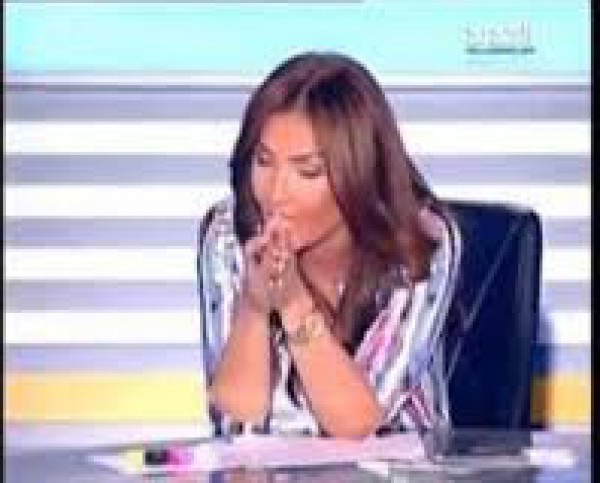 مذيعة لبنانية تطرد ضيفها على الهواء بطريقة مهينة