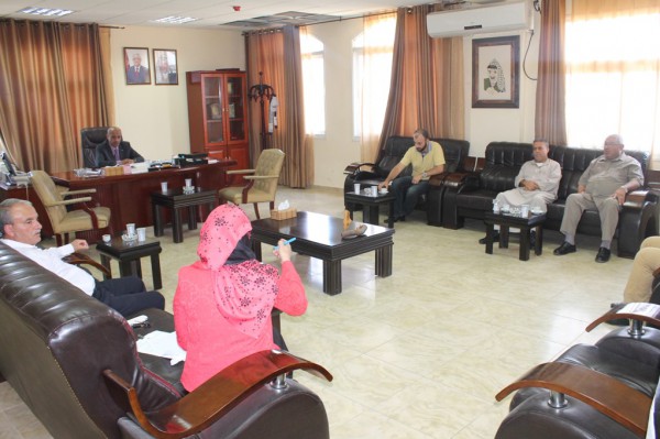المهندس الديك يبحث اليات توزيع المساعادات مع الجهات المختصة