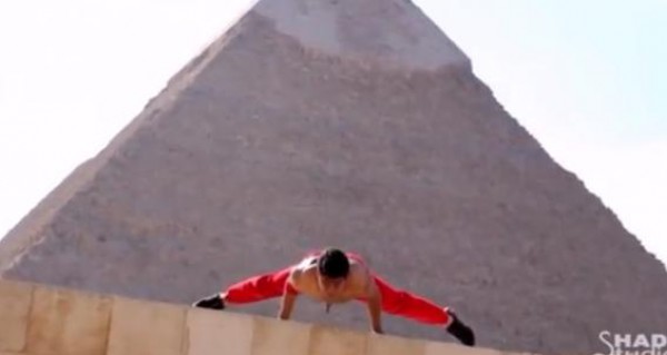 بطل مصري خارق يدهش العالم بقوته البدنية الهائلة
