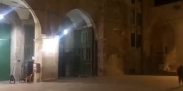 إبتهالات قبل صلاة الفجر في المسجد الأقصى