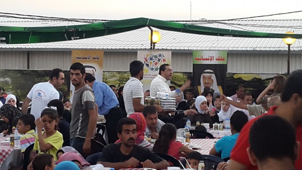 جمعية زمزم الخيرية في لبنان مستمرة في مشروع إفطار الصائم والايتام