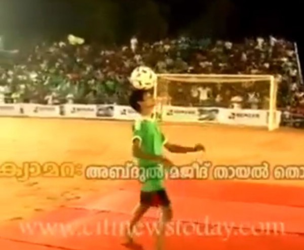 إنهيار المدرجات في أحد الملاعب الهندية