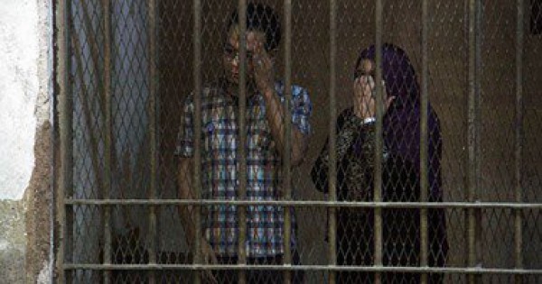 الحكم فى قضية تبادل الزوجات في مصر وبكاء وانهيار المتهمين داخل القفص