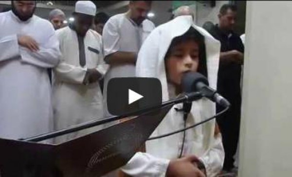 بالفيديو.. طفل أردني يؤم المصلين في التراويح