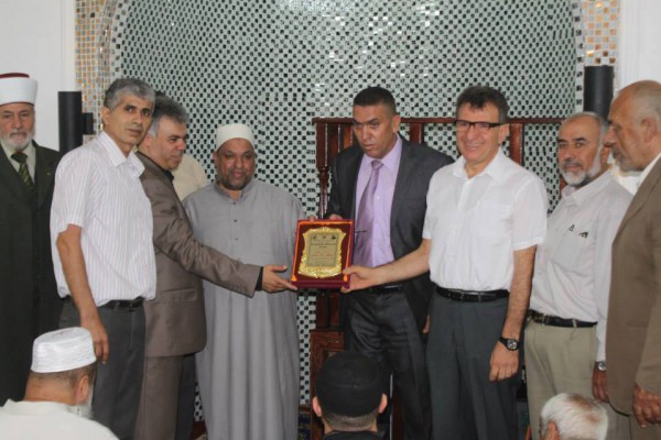 وزير الأوقاف يفتتح المسجد العمري ويكرم الأيتام في جنين