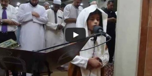 طفل أردني يؤم المصلين في التراويح
