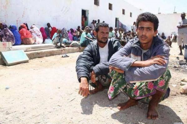 صوماليون يتقاسمون بيوتهم وشظف العيش مع يمنيين لجأوا لمقديشو