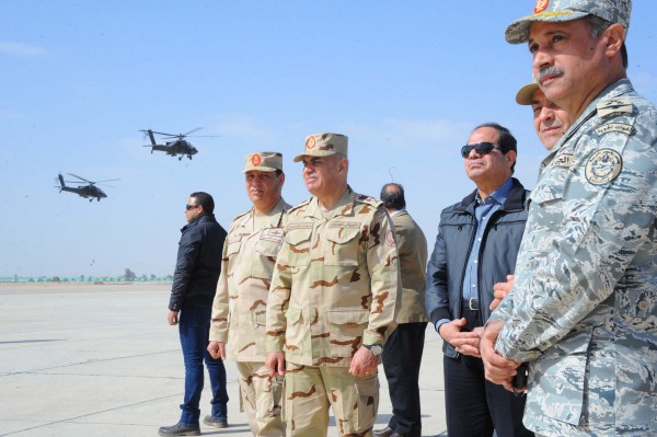 السيسي يتفقد عناصر القوات المسلحة والشرطة المدنية بشمال سيناء