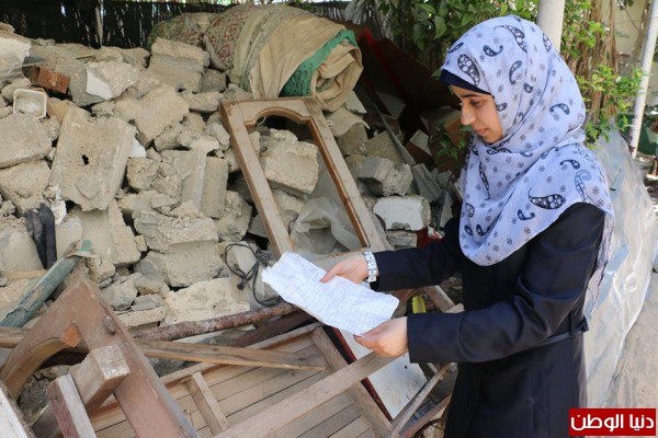 حنان انتشلت من تحت أنقاض منزلها .. وحصلت على المرتبة التاسعة في الفرع العلمي على محافظة خان يونس