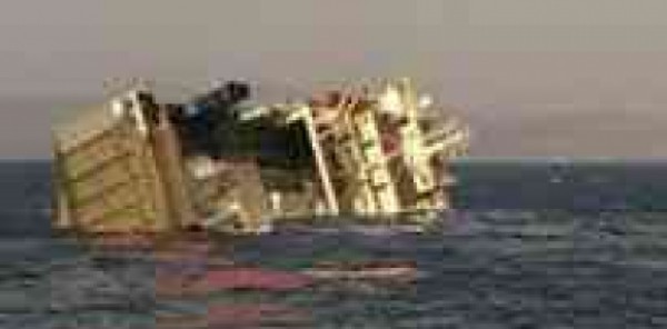 مصر - التقرير الفنى لحادث السفينة «طابا» يتهم الطاقم بـ اغراقها