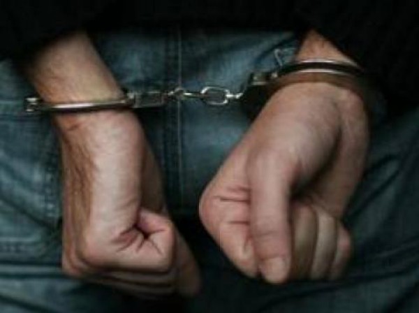 مواطن يبلغ الشرطة عن ابنه لتعاطيه المخدرات في الخليل