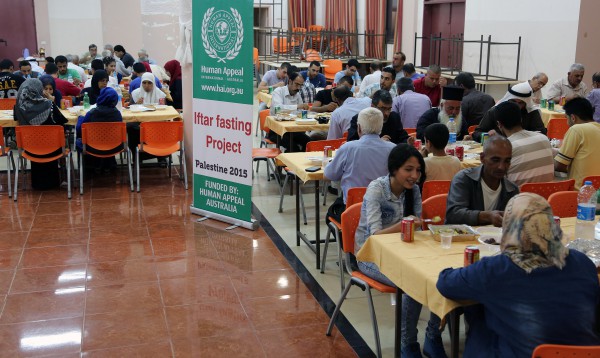 "الأعمال الإماراتية" تجمع عائلات مسلمة ومسيحية على مأدبة إفطار رمضانية في الزبابدة