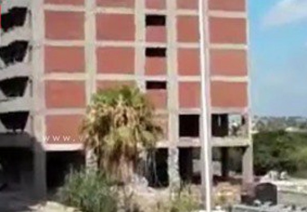 فيديو.. انهيار عقار مخالف من 6 طوابق بعد دك أعمدته بالإسكندرية