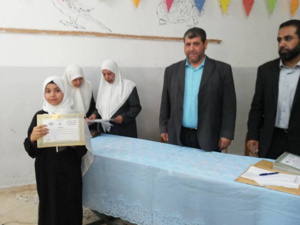 أوقاف طوباس تكرم طالبات مركز الأمل لتحفيظ وتجويد القران الكريم في مخيم الفارعة