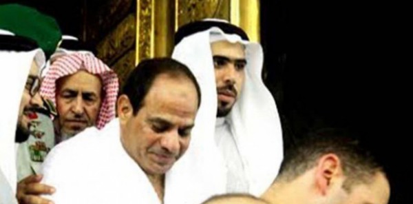 فيديو .. الرئيس السيسى فى الحرم لأداء مناسك العمرة