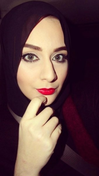 بالصور.. جامعة أمريكية تمنح طالبة فلسطينية محجبة لقب "الأكثر أناقة"