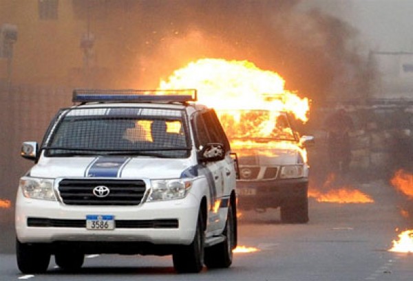 هجوم دموي على شرطة البحرين أقوى من الإنكار الإيراني