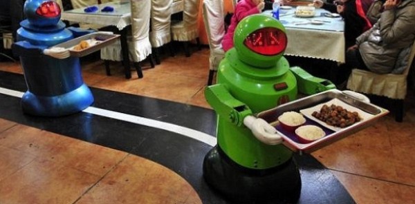 لأول مرة أوروبيًا.. روبوت يستقبل الزبائن في فندق ببلجيكا