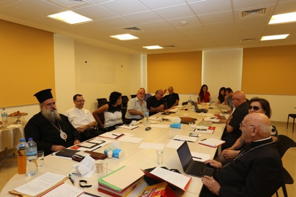 المباردة المسيحية الفلسطينية تنظم اجتماعا في كلية دار الكلمة في بيت لحم