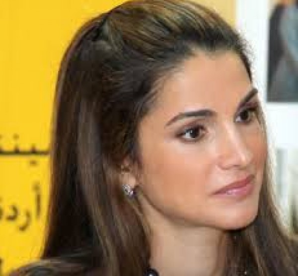 الملكة رانيا: #احرقوا_الرضيع !