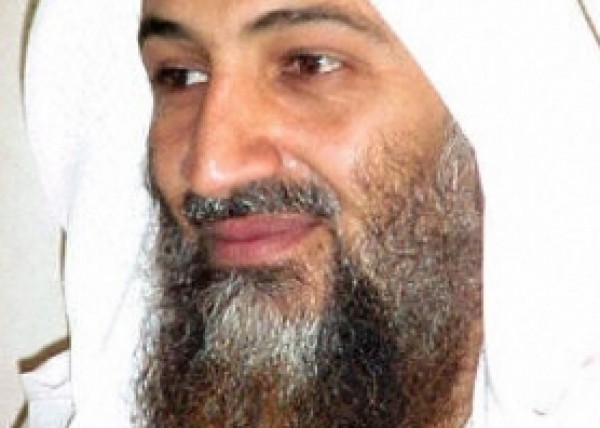 مقتل أقارب لـ"بن لادن" في حادث تحطم طائرة خاصة في بريطانيا