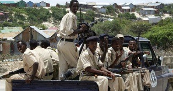 مسئول صومالى: إلقاء القبض على 80 من المشتبه بانتمائهم لحركة الشباب
