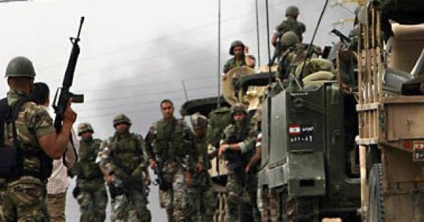 الجيش اللبنانى يستهدف آلية للمسلحين فى جرود بلدة عرسال