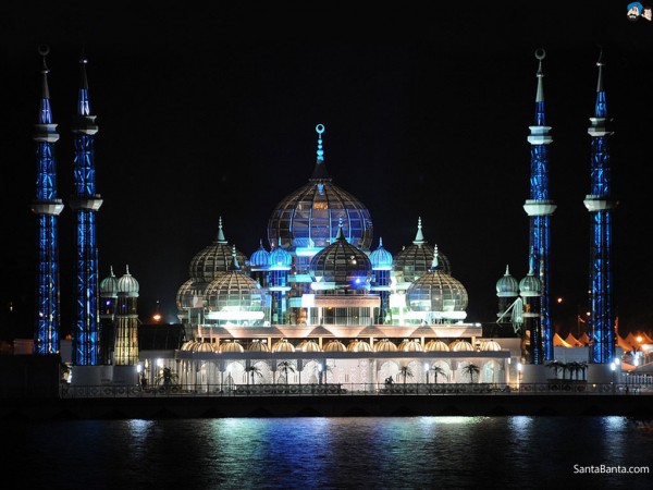 بالفيديو: مسجد الكريستال في ماليزيا أحد أجمل مساجد العالم