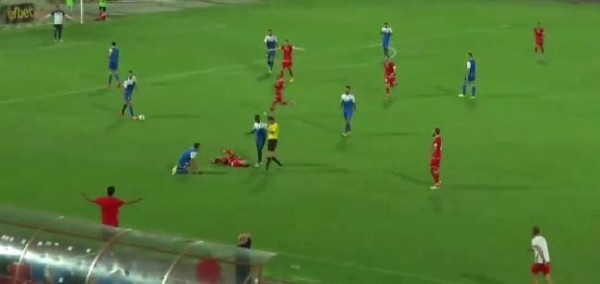 فيديو:  مشجعي "فريق سسكا صوفيا" البلغاري يهاجمون لاعبي فريق "اشدود" الإسرائيلي ويطردونهم من الملعب