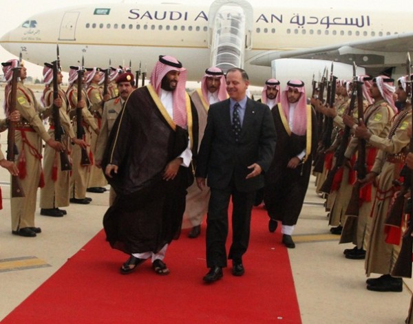 فيصل بن الحسين يستقبل ولي ولي العهد الأمير محمد بن سلمان لدى وصوله عمّان في زيارة للأردن