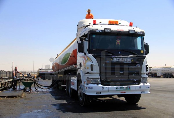 دخول 3317 شاحنة محملة بالبضائع من مصر إلى غزة