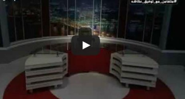 شاهد .. والدة عكاشة تنهار من البكاء وتنسحب على الهواء