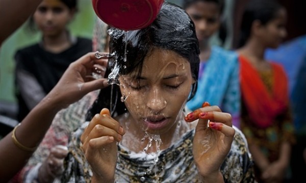 لقطات مؤثرة لزواج الأطفال في «بنجلاديش»