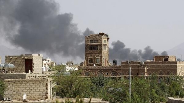 قتلى ومصابون بكمائن وغارات وسط اليمن