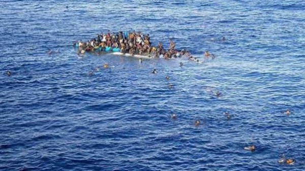 غرق 105 مهاجرين غير شرعيين قبالة السواحل الليبية